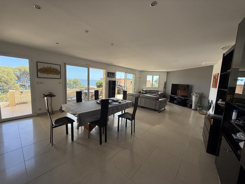 Maison - 184 m² - 4 pièces