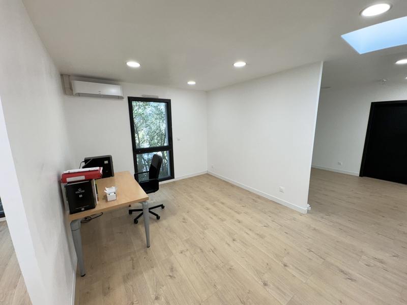 Bureau - 575 m² - 18 pièces