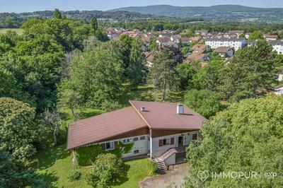 Propriété - 200 m² - 12 pièces