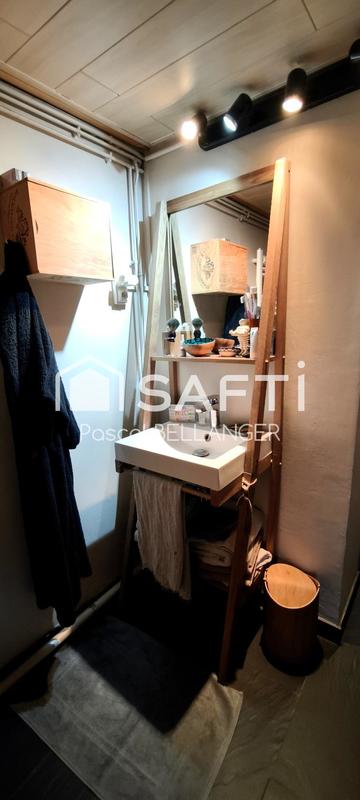 Maison - 230 m² - 7 pièces