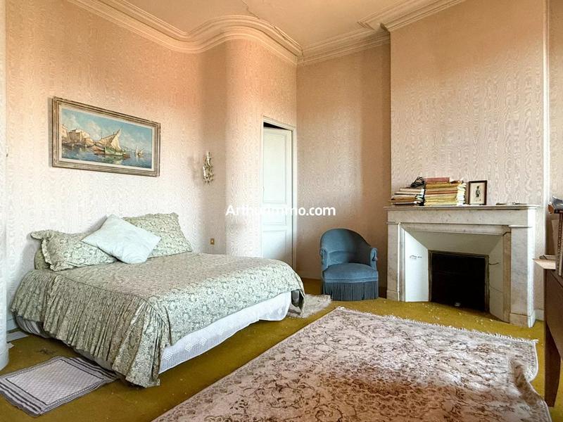 Appartement - 200 m² - 6 pièces