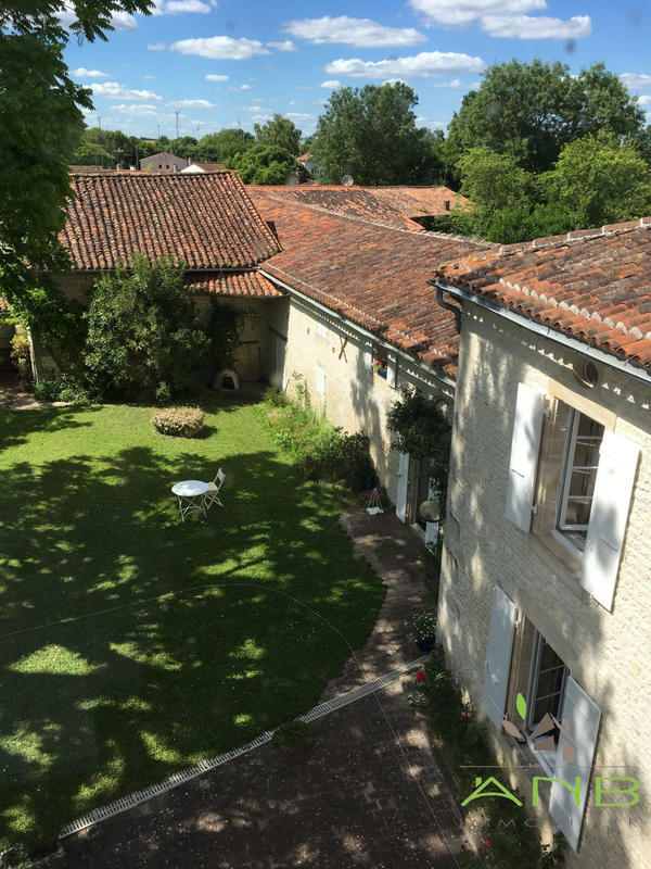 Maison - 481 m² - 12 pièces