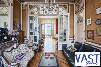 Maison ancienne - 250 m² - 8 pièces