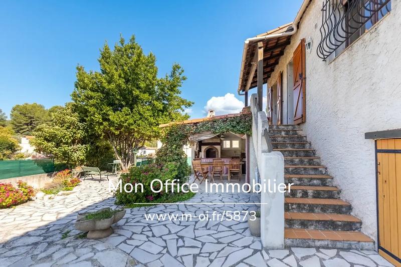 Maison - 140 m² - 6 pièces