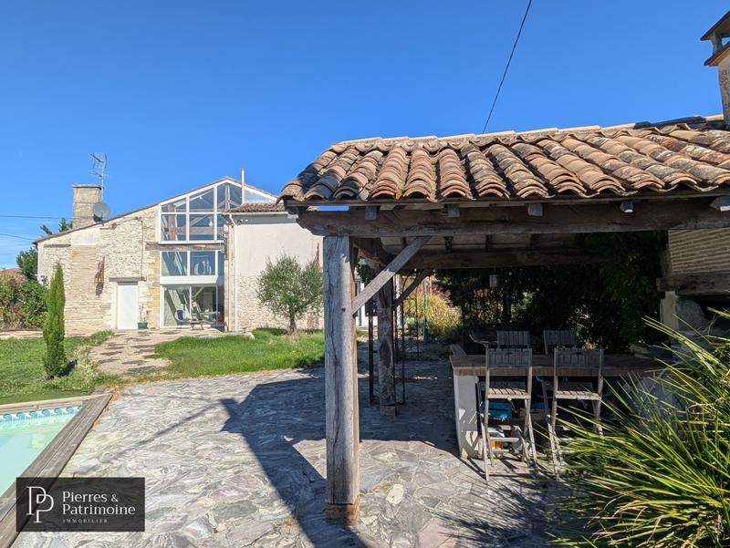 Propriété - 373 m² - 10 pièces