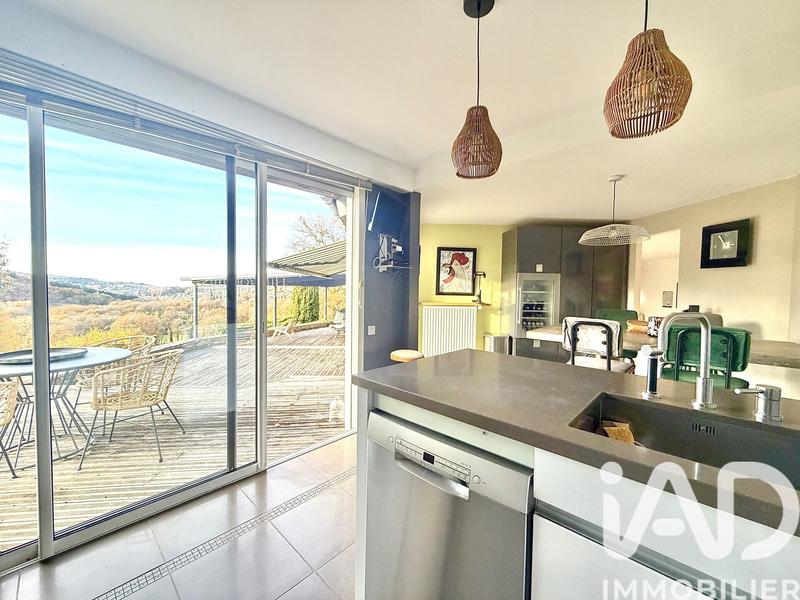 Maison - 260 m² - 9 pièces