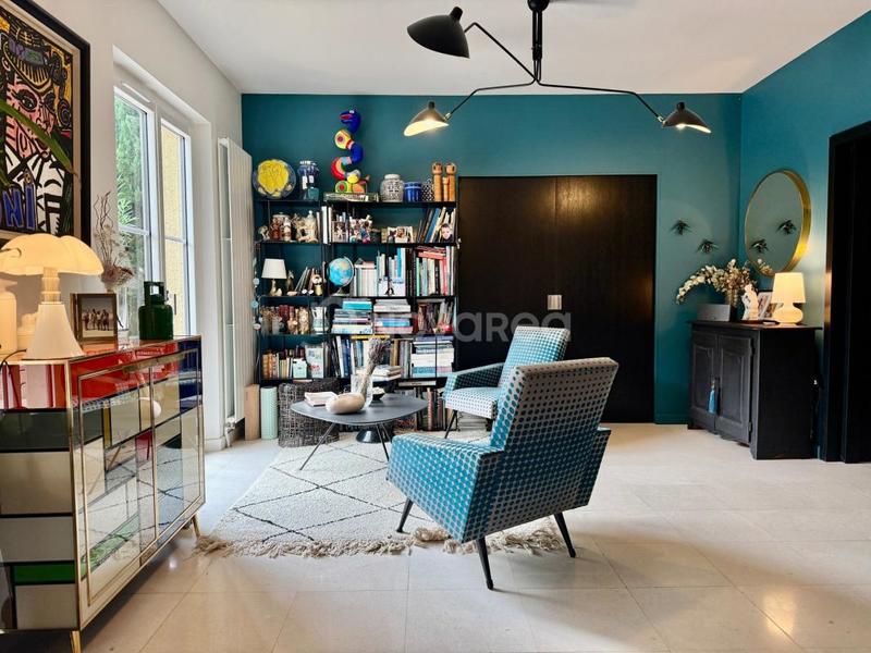 Villa - 285 m² - 8 pièces