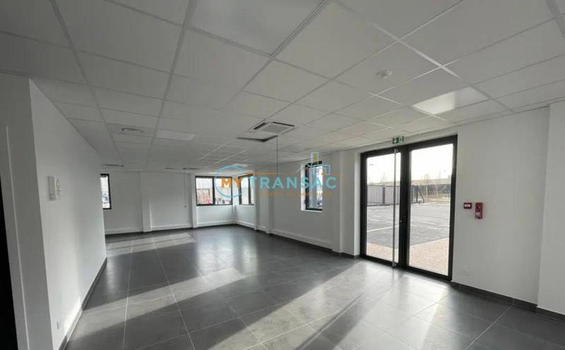 Local d'activité / Entrepôt - 1 826 m²