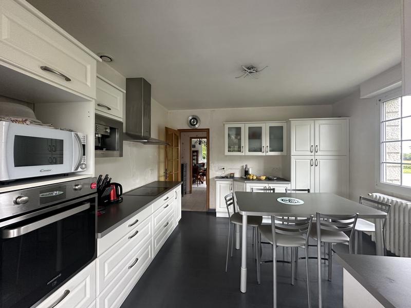 Maison traditionnelle - 165 m² - 9 pièces