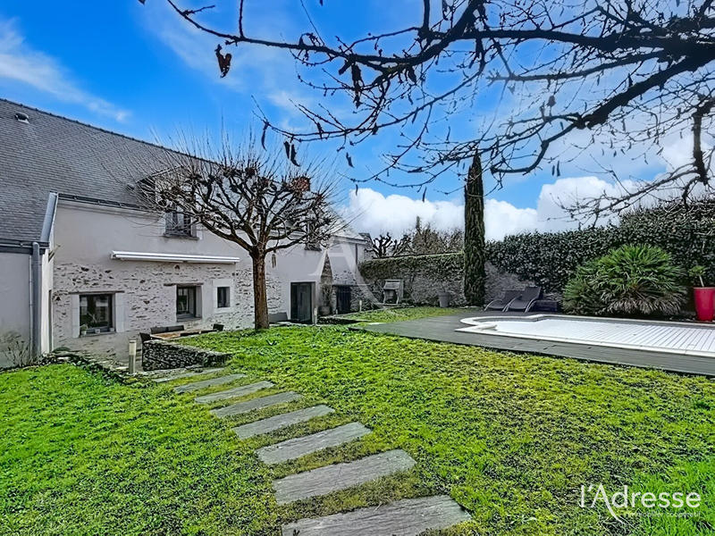 Maison - 205 m² - 7 pièces