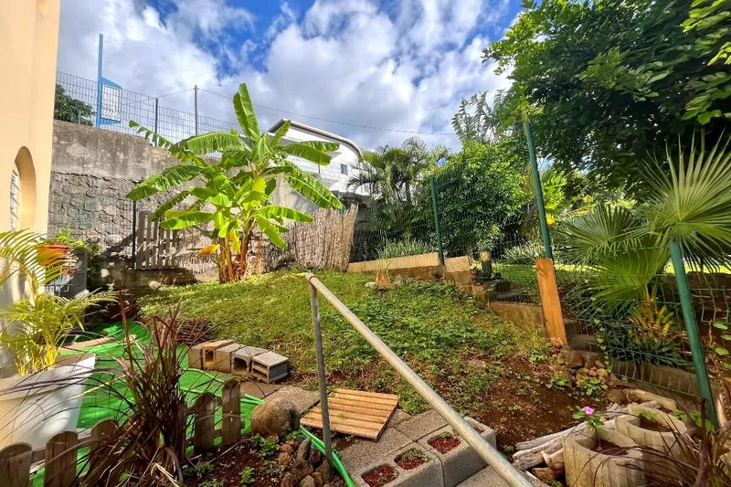 Appartement - 93 m² - 4 pièces