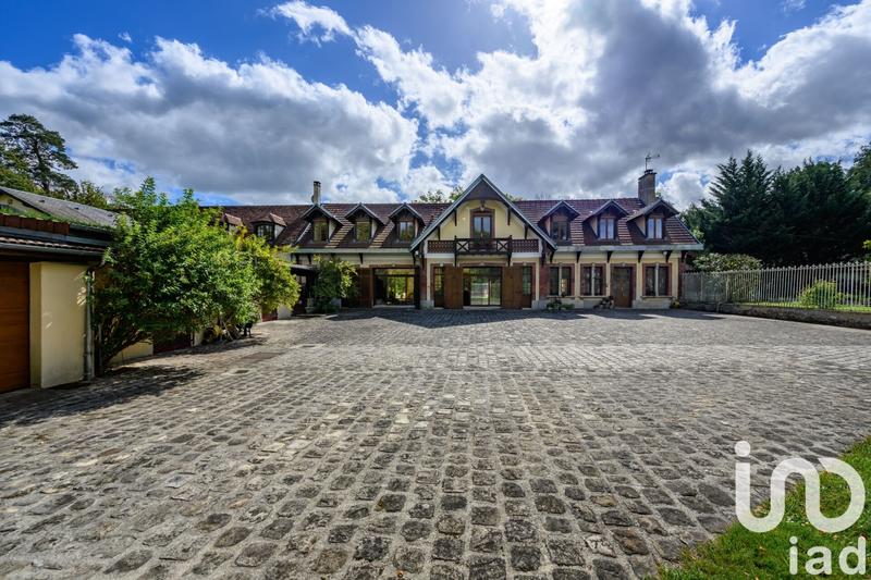 Maison - 498 m² - 13 pièces