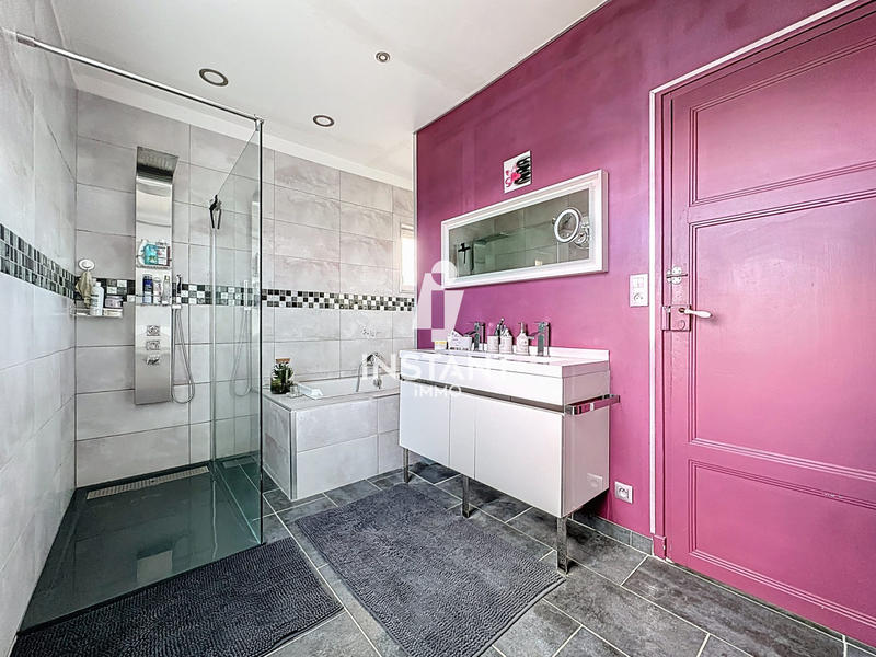 Maison ancienne - 228 m² - 7 pièces