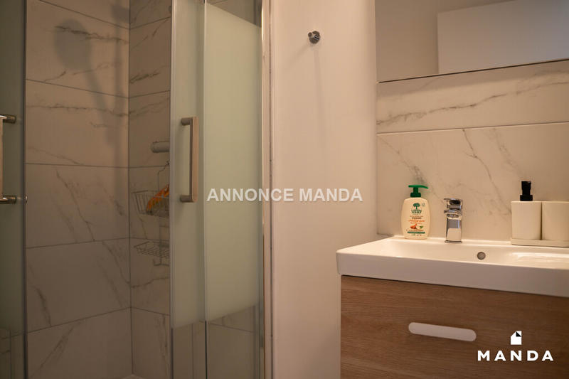 Chambre - 10 m² - 5 pièces