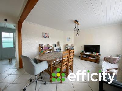 Maison - 93 m² - 5 pièces