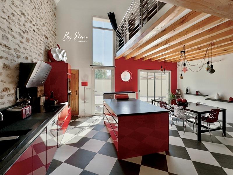 Maison - 245 m² - 7 pièces