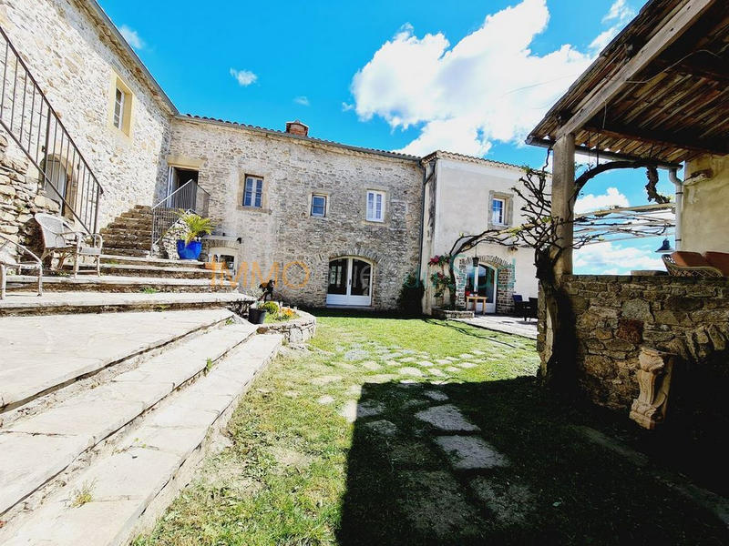 Mas - 280 m² - 13 pièces