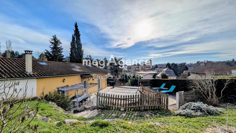 Maison - 111 m² - 4 pièces