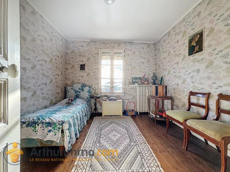 Maison - 230 m² - 10 pièces