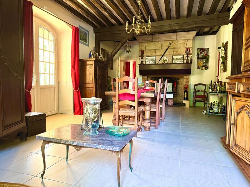 Propriété - 320 m² - 10 pièces