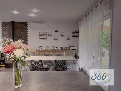 Maison - 95 m² - 3 pièces