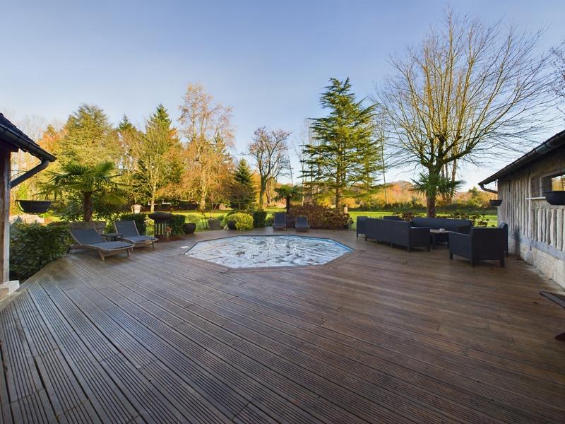 Maison - 180 m² - 6 pièces