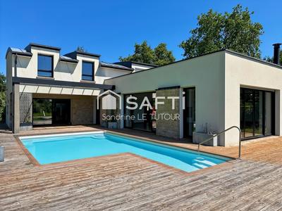 Maison - 285 m² - 7 pièces