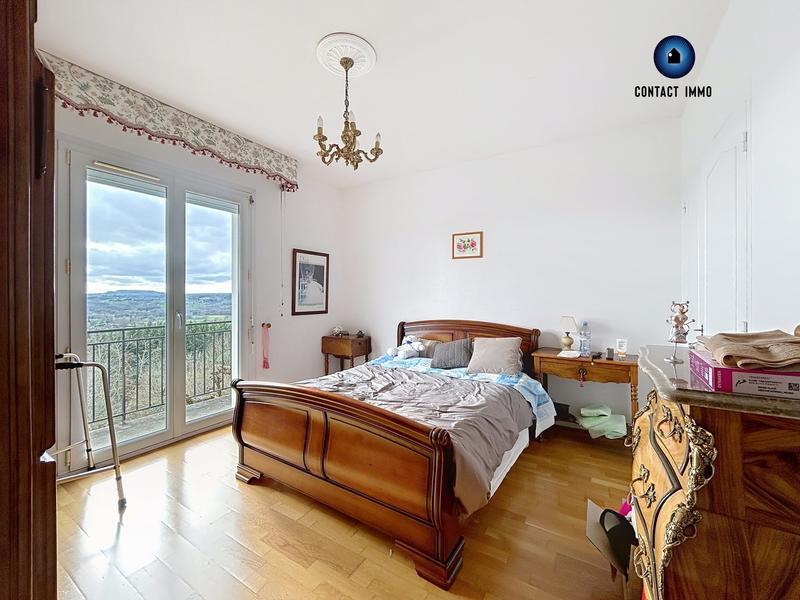 Maison - 192 m² - 5 pièces