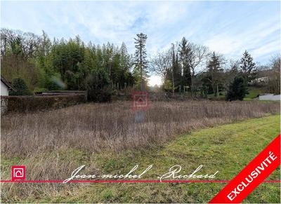 Terrain constructible - 1 050 m²