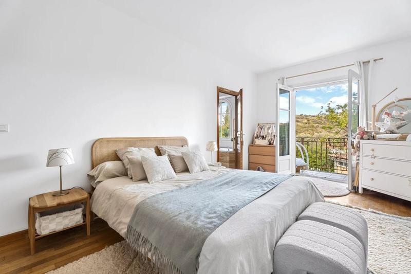 Maison - 467 m² - 10 pièces