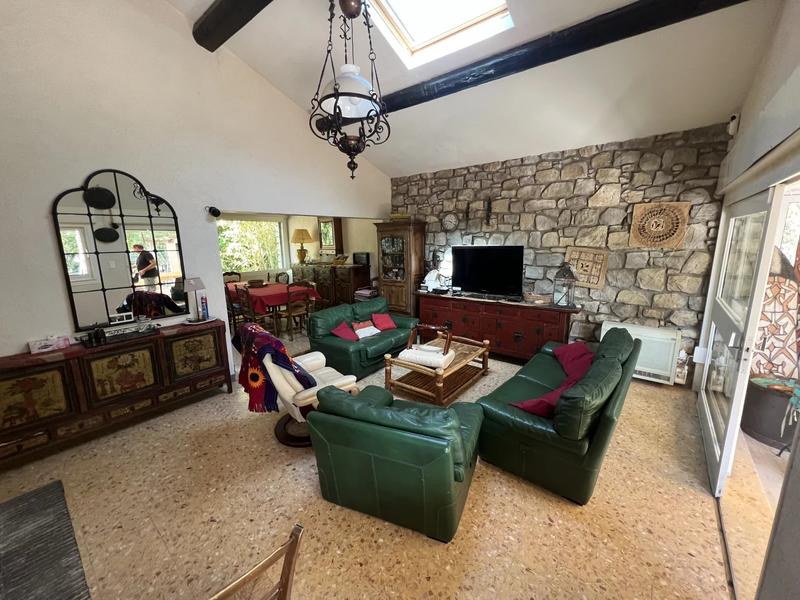 Villa - 200 m² - 8 pièces