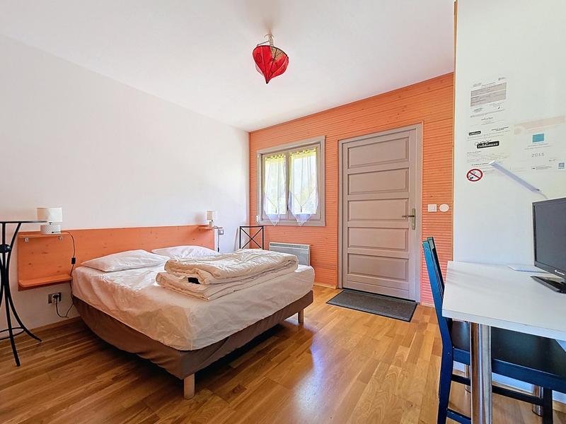 Maison - 170 m² - 9 pièces