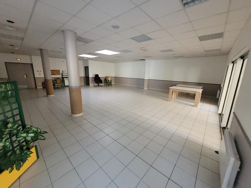 Local d'activité / Entrepôt - 434 m² - 10 pièces