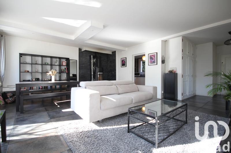 Maison - 215 m² - 7 pièces