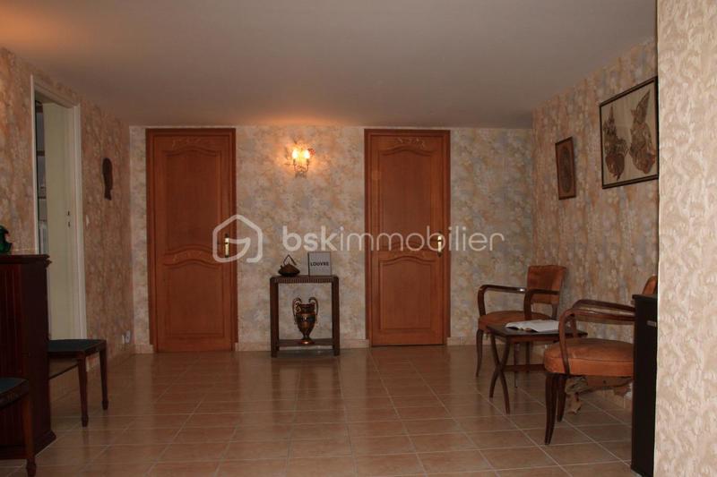 Maison - 310 m² - 7 pièces