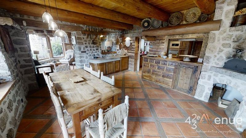 Maison - 460 m² - 15 pièces