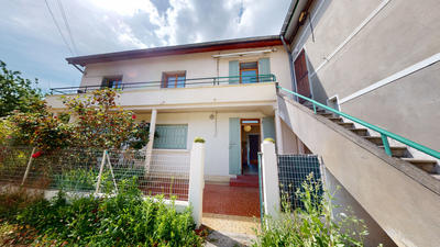 Maison - 216 m² - 8 pièces