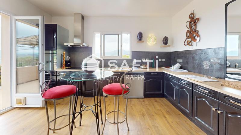 Maison - 170 m² - 5 pièces