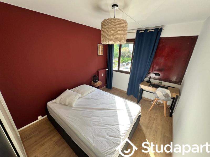 Chambre - 11 m² - 1 pièce