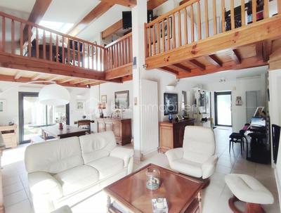 Villa - 204 m² - 6 pièces