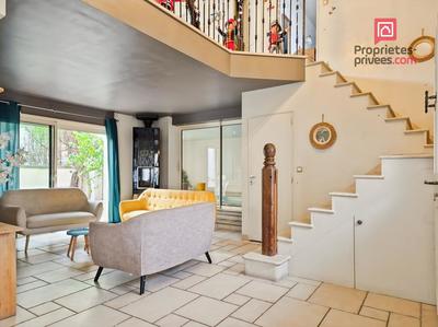 Maison - 177 m² - 7 pièces