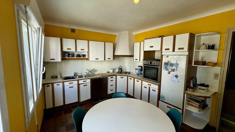 Maison - 215 m² - 10 pièces