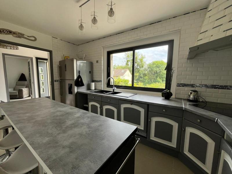 Pavillon - 196 m² - 7 pièces