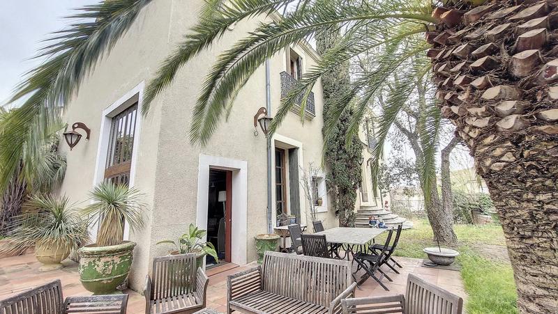 Maison - 259 m² - 9 pièces