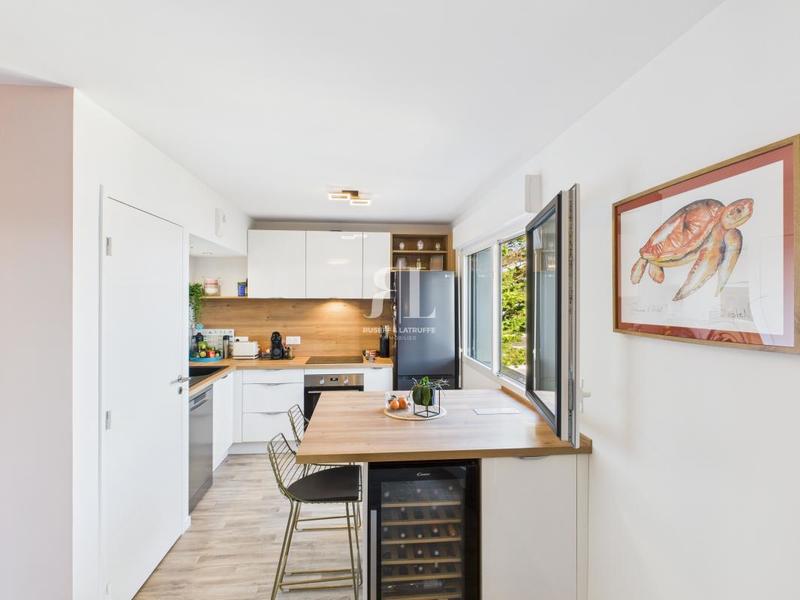 Appartement - 75 m² - 3 pièces