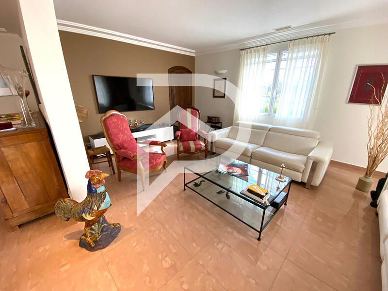 Maison - 282 m² - 7 pièces