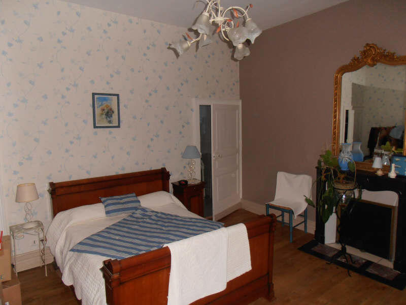 Maison - 260 m² - 8 pièces