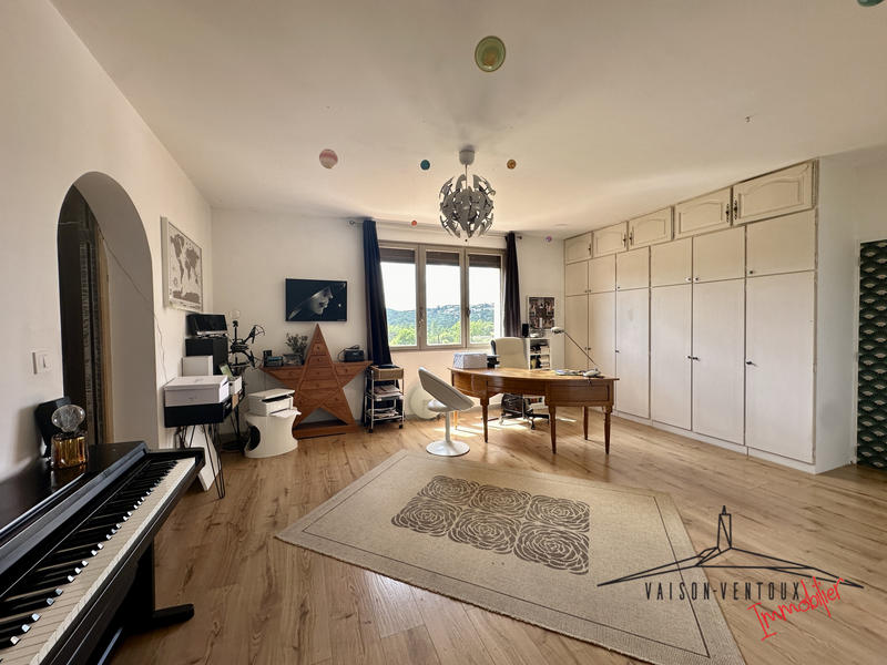 Propriété - 280 m² - 11 pièces