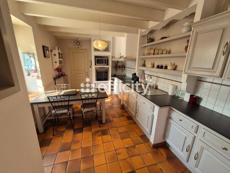 Maison - 175 m² - 9 pièces