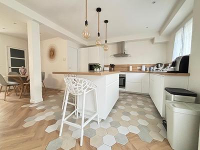 Maison - 108 m² - 6 pièces